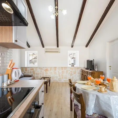 Sugar Suite,self Check In,split Center!! דירה ספליט