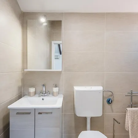 Sugar Suite,self Check In,split Center!! * ספליט