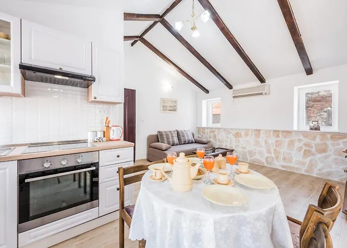 Sugar Suite,self Check In,split Center!! Апартаменты *