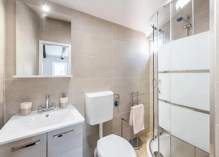 Sugar Suite,self Check In,split Center!! Апартаменты *